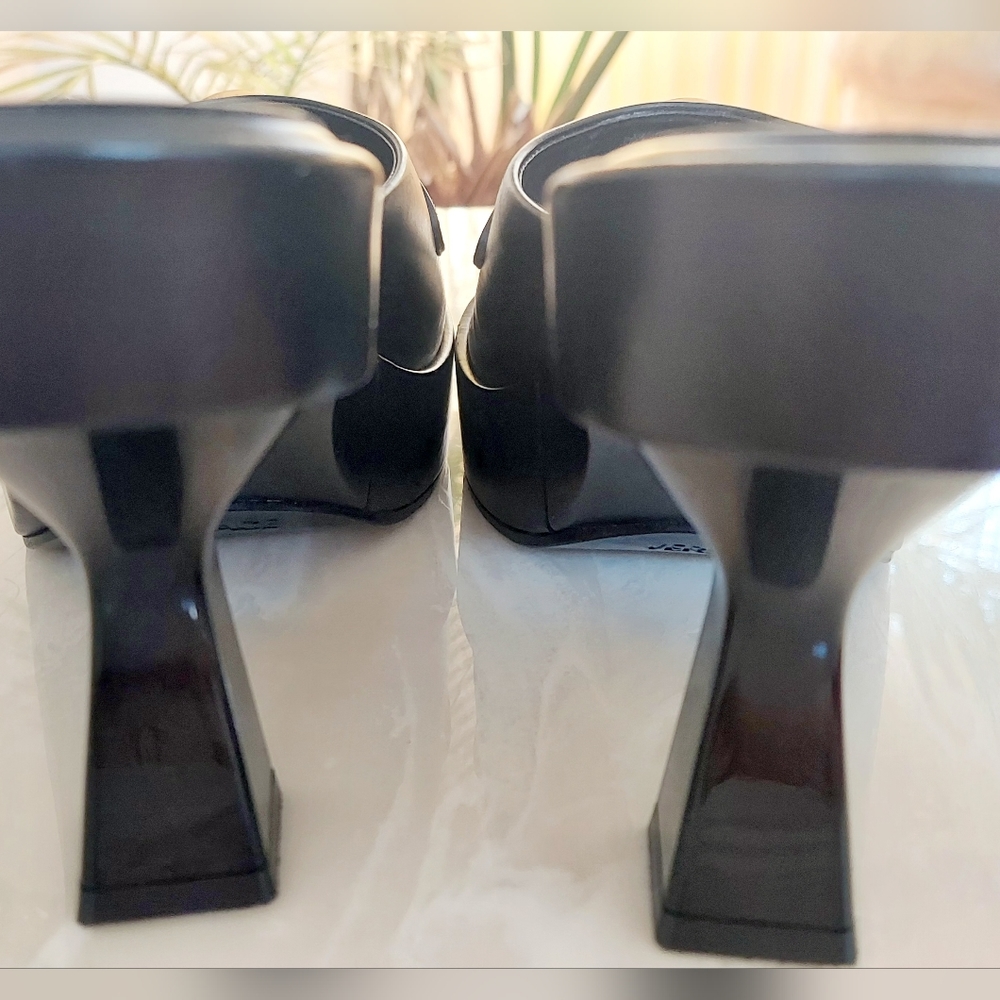 Versace leather slides - Picture 2 of 5